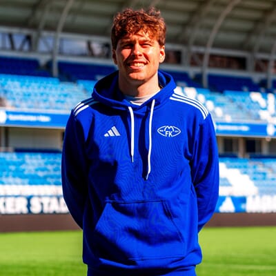 1x1 Adidas hettegenser.jpg