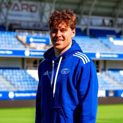 Adidas hettegenser barn.jpg